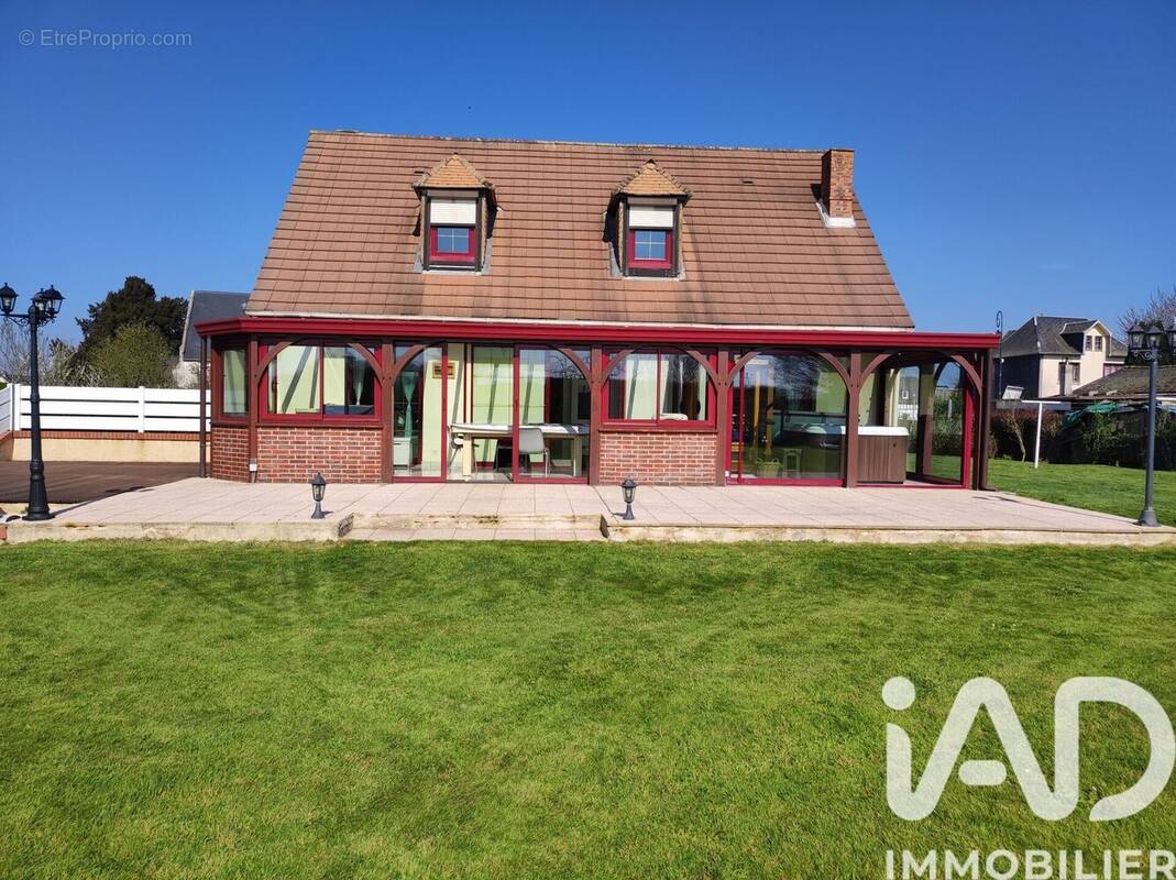 Photo 1 - Maison à ETREVILLE