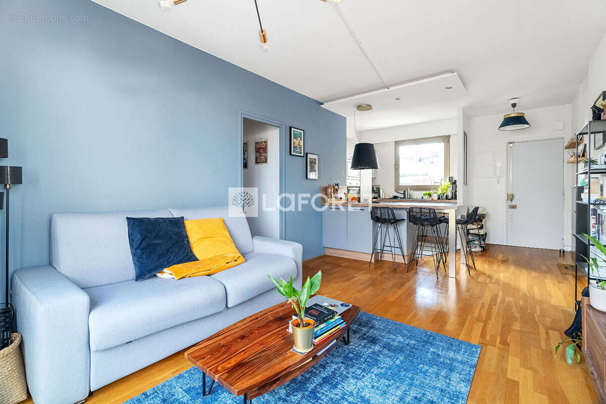 Appartement à PARIS-17E
