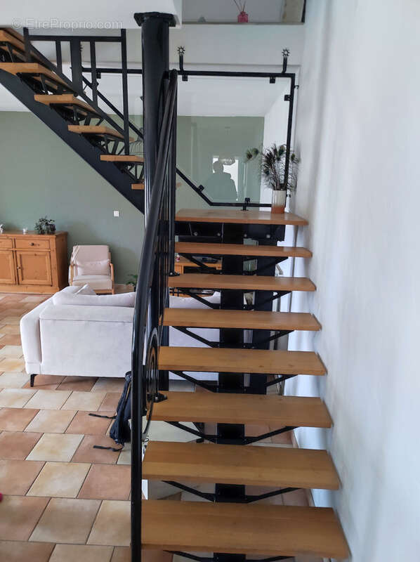 Appartement à SAINT-JUST-MALMONT