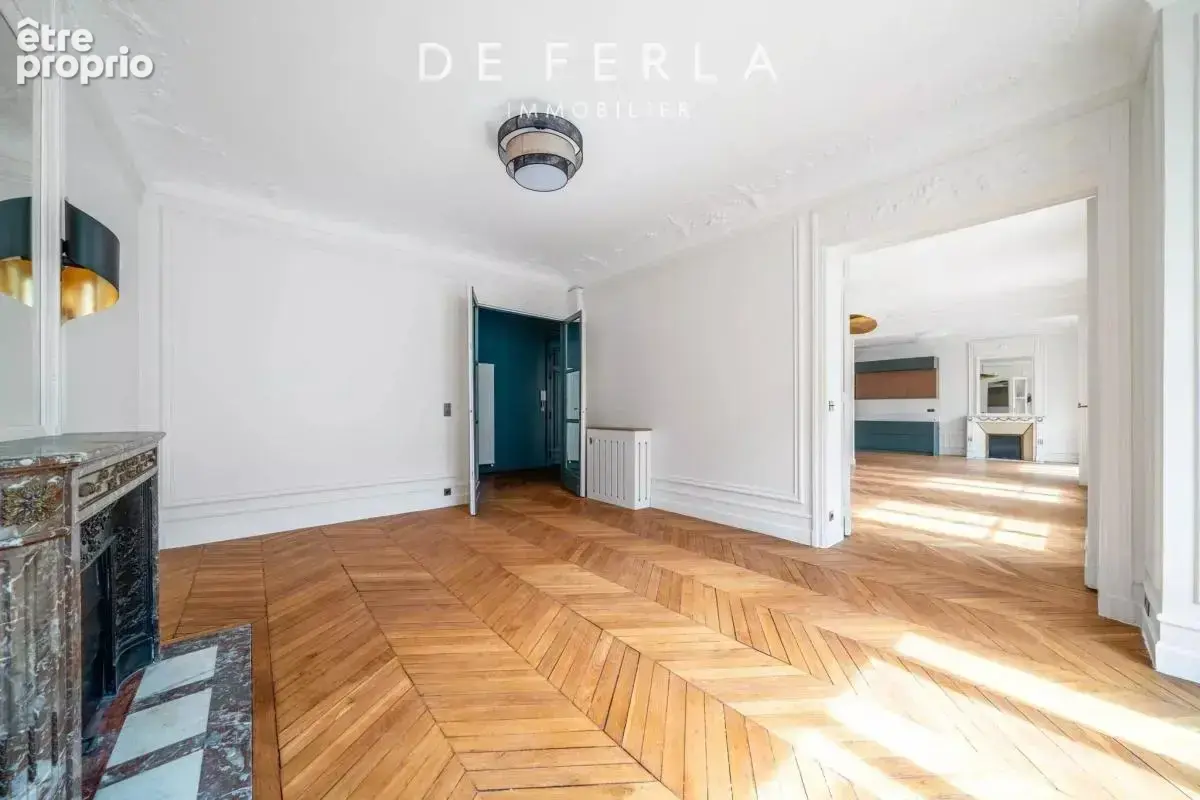 Sèvres / Duroc -  Haussmanien & Étage élevé - 5 chambres - photo 13