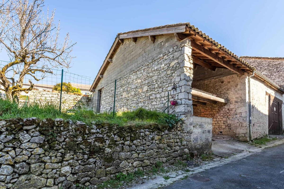 Maison de village avec dépendance et jardin - photo 36
