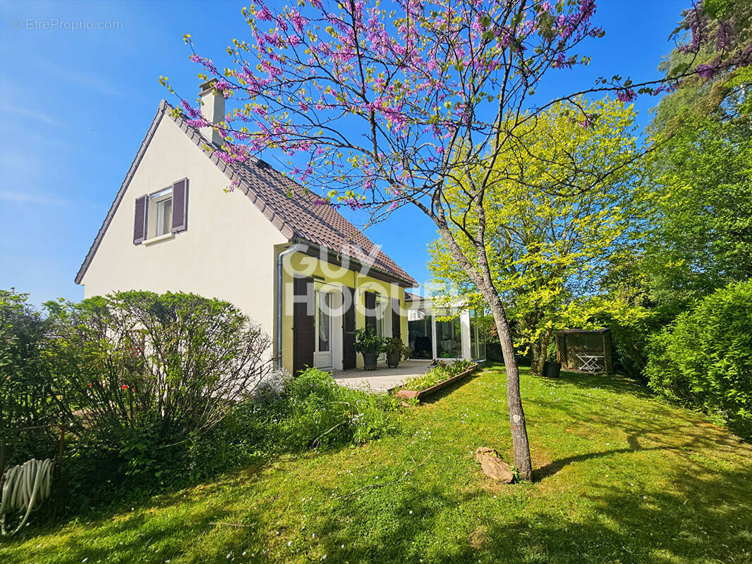 Maison à FONTENAY-TRESIGNY