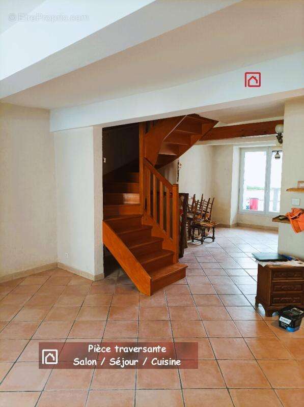 Maison à COUIZA