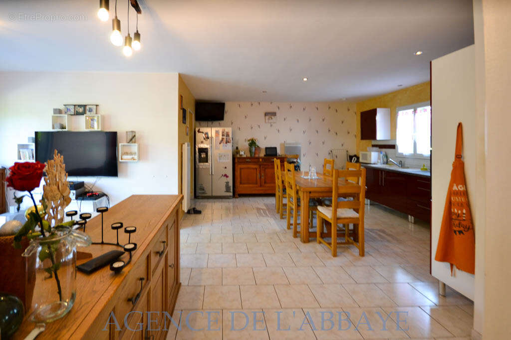 Maison à BRIVES-SUR-CHARENTE