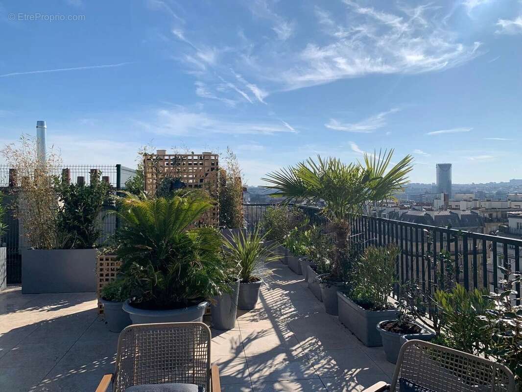 Appartement à PARIS-16E