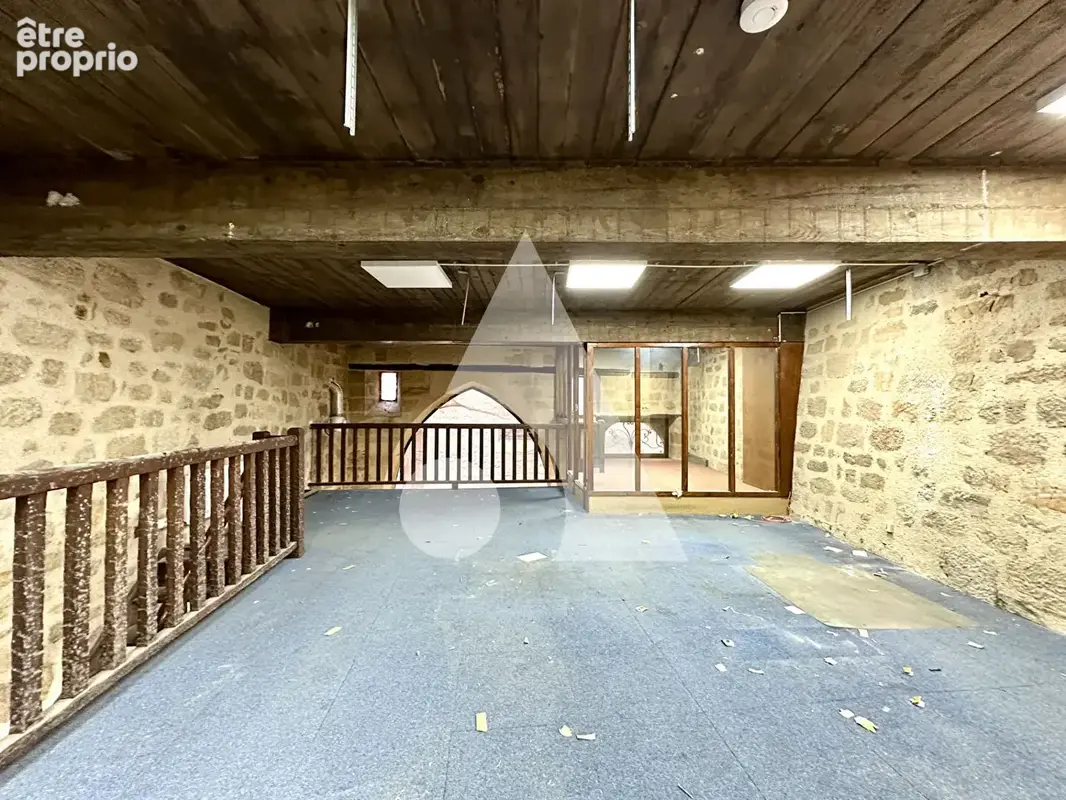 Local commercial Figeac sur 2 niveaux 103 m2. - photo 5