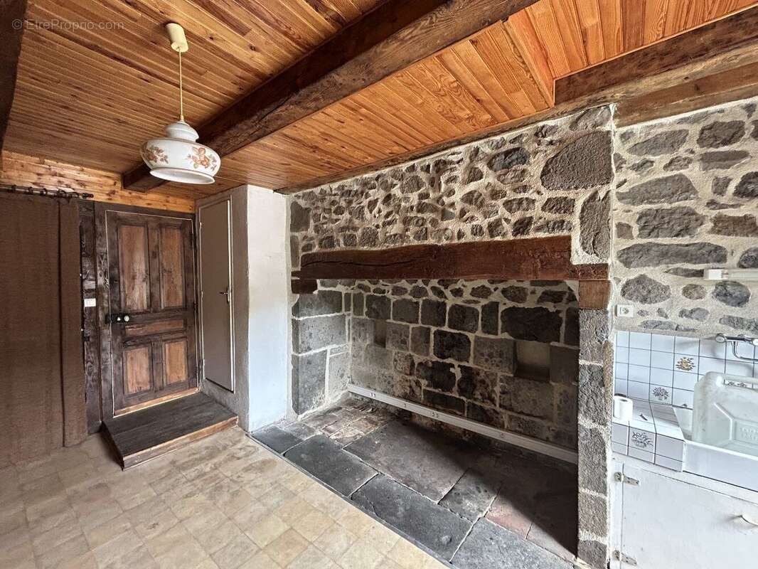 Maison avec 3 logements - st Martin Valmeroux - photo 4