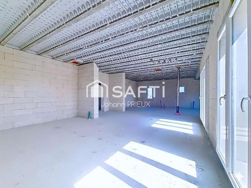 Maison 275 m² à Commes  - photo 9
