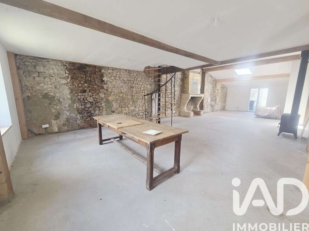 Photo 3 - Maison à JAU-DIGNAC-ET-LOIRAC