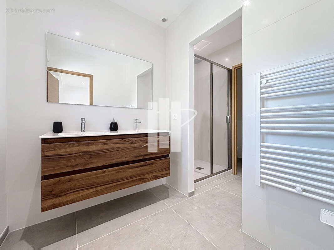 Haut de villa rénové avec solarium vue mer au calme à Boulouris - photo 8