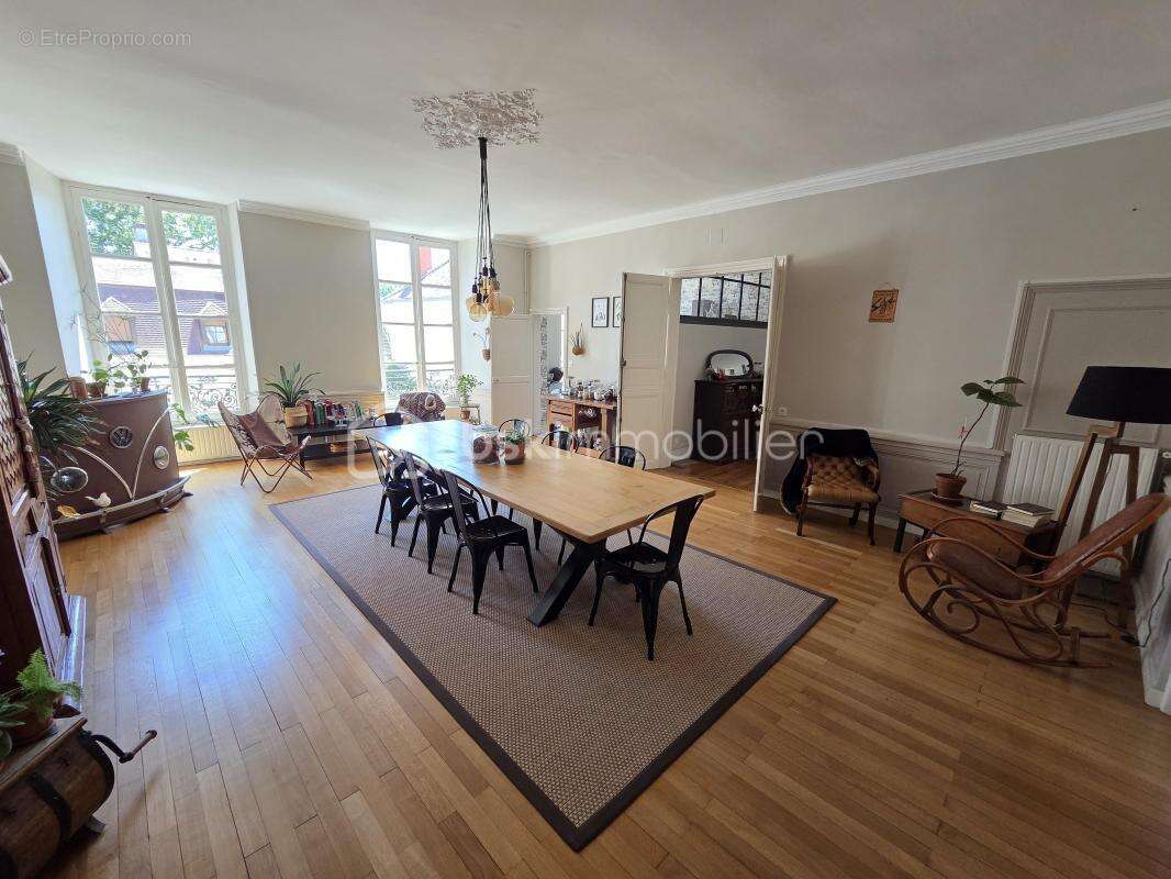 Magnifique Appartement de prestige de 204m² en hyper centre ville de Nevers - photo 7