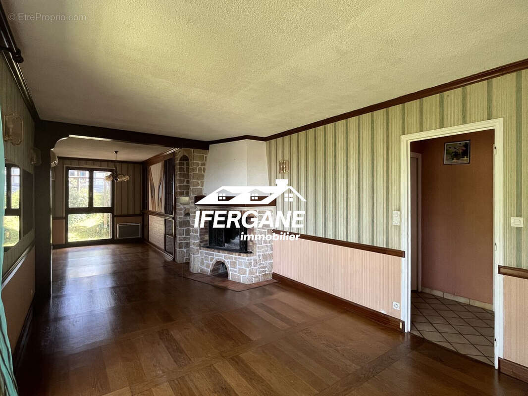 Salon/sàm - Maison à BAGNAC-SUR-CELE