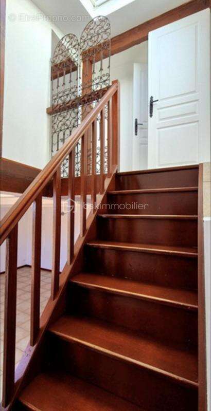 Appartement à NEOULES