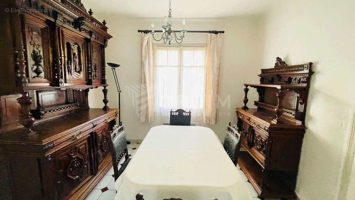 Maison à MALIGNY