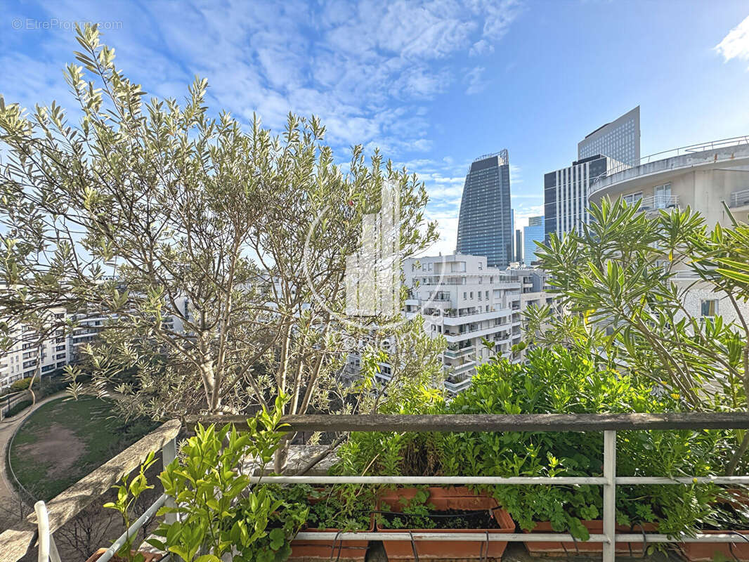 Appartement à COURBEVOIE