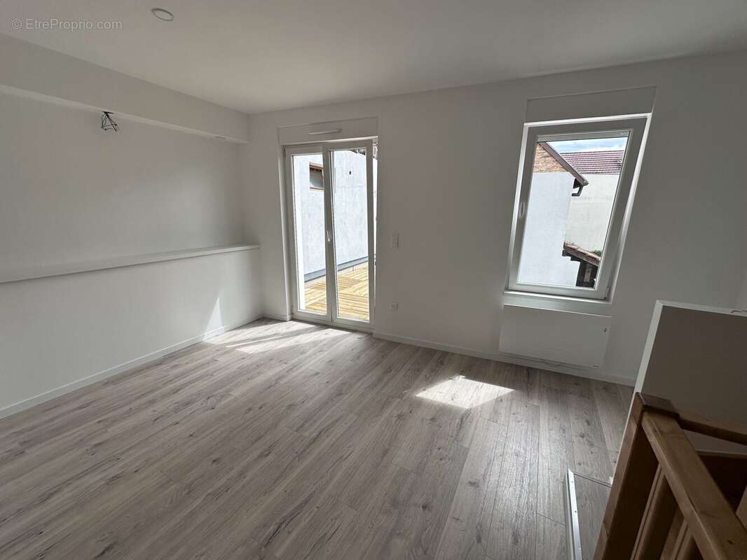 Dégagement + espace bureau - Maison à MOLSHEIM