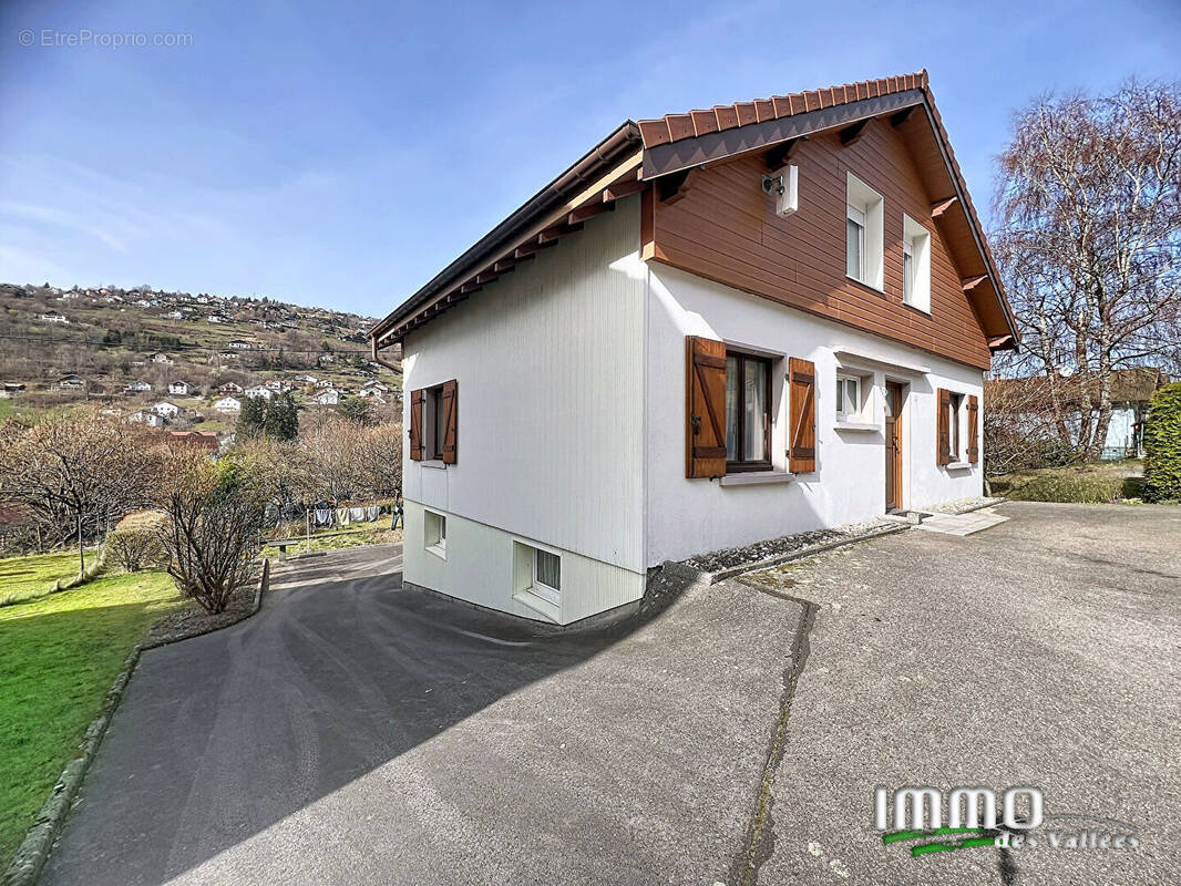Maison à LA BRESSE