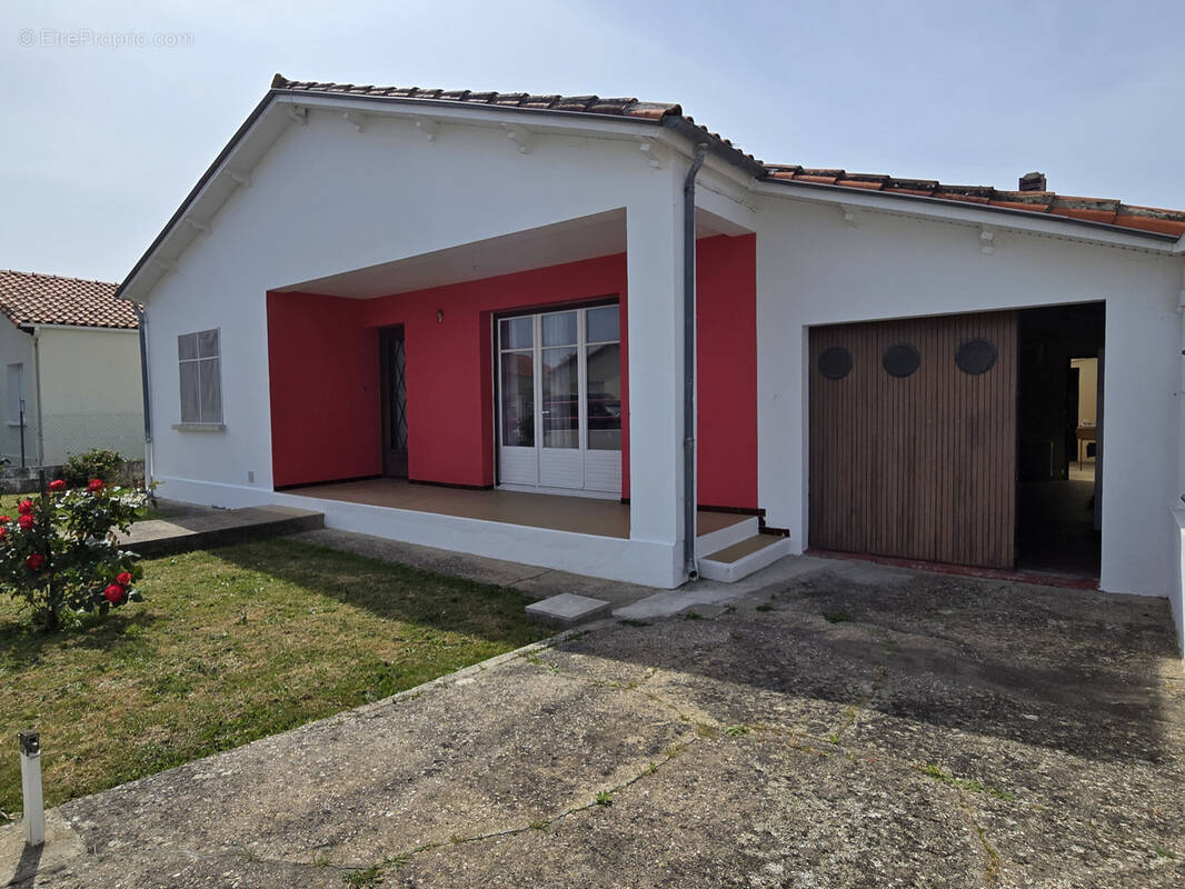 Maison à ECHILLAIS