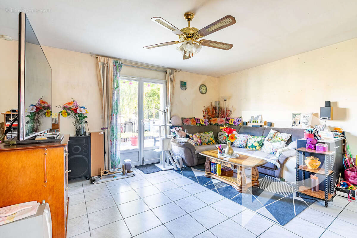 Maison à CHEVRIERES