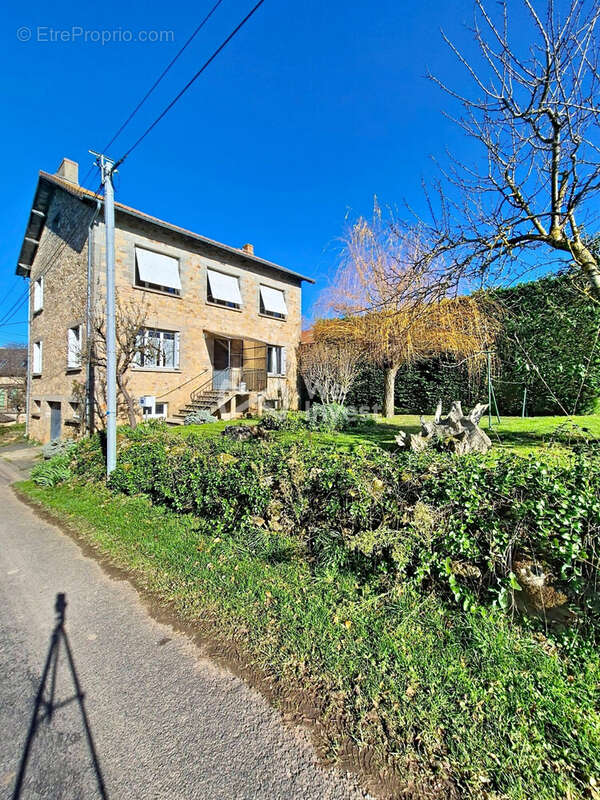 Maison à ANGLARS-SAINT-FELIX