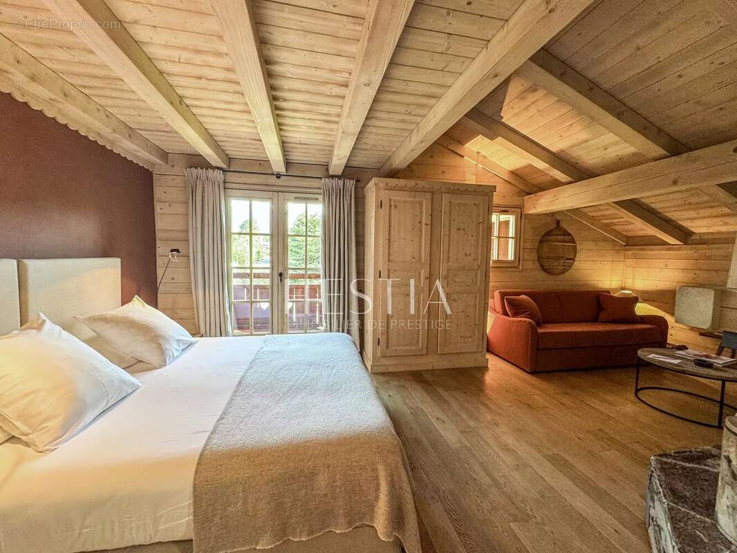 Commerce à COMBLOUX