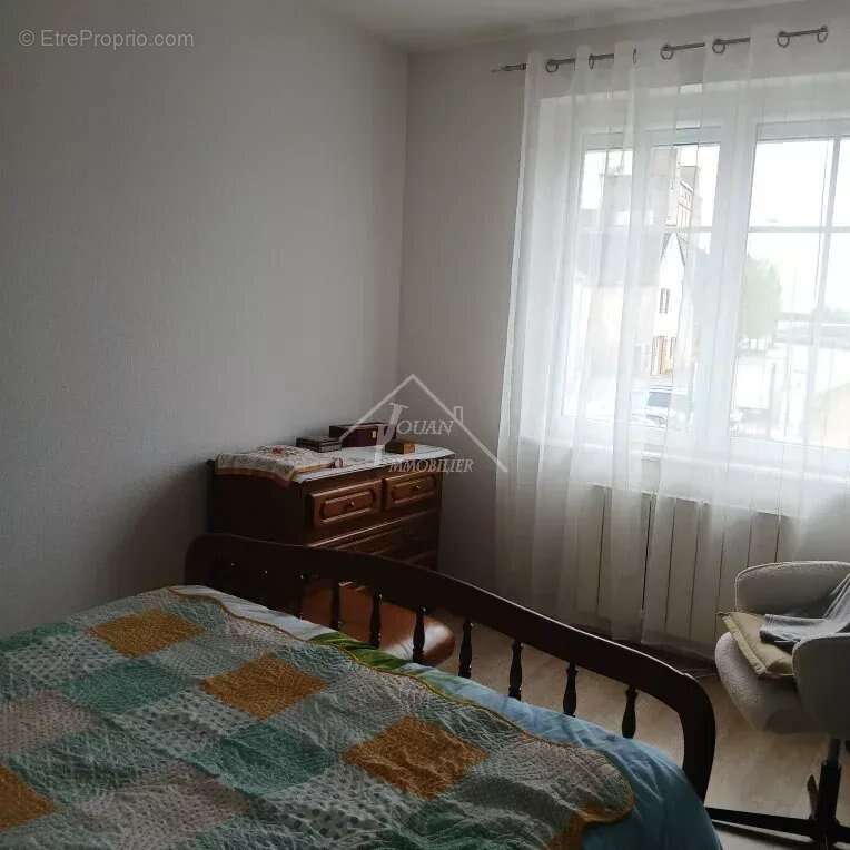 Appartement à TRETEAU