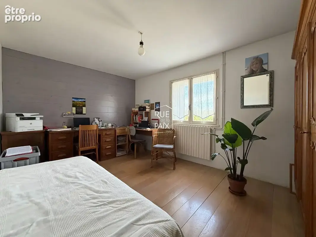 Longère de caractère avec plus de 9 000 m² de terrain aux portes de Saint-Maixent-l'École - photo 5