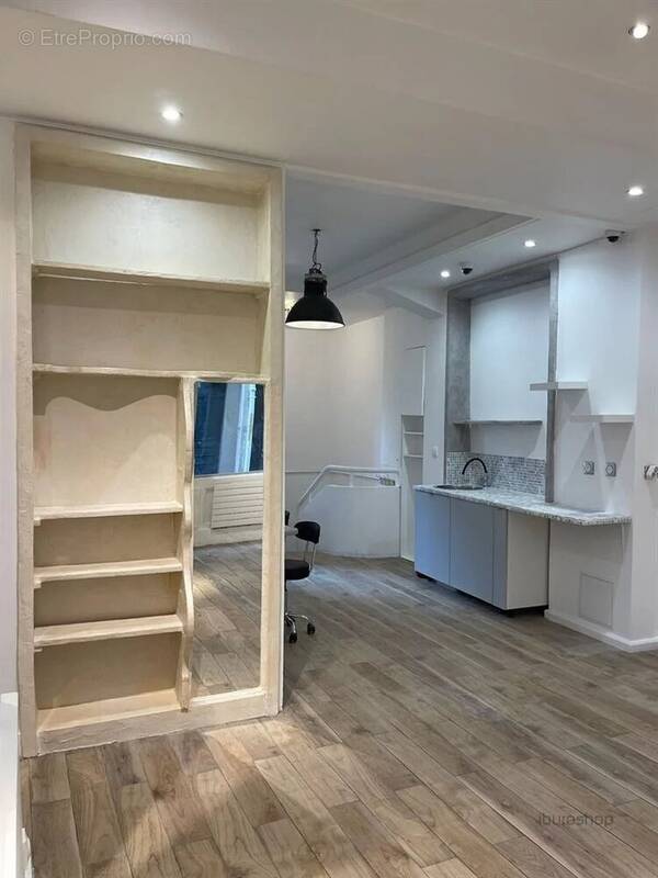 Commerce à PARIS-4E