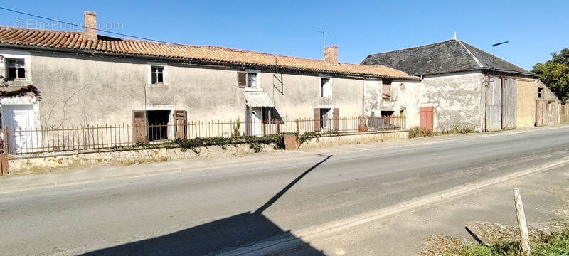 Maison à ASSAIS-LES-JUMEAUX