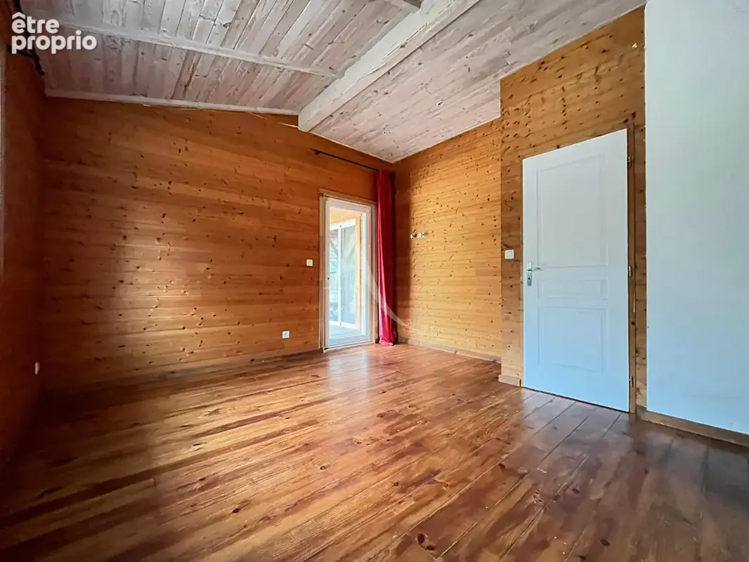 Grande maison familiale de 185m² avec studio indépendant sur plus de 2300m² de terrain ! - photo 12