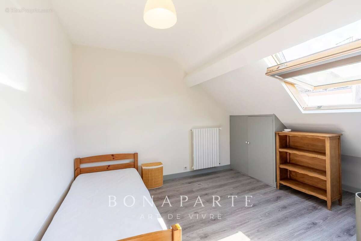 A 500m de la gare et 700m des chantiers/ ideal locatif 7 chambres/ toiture neuve - photo 17