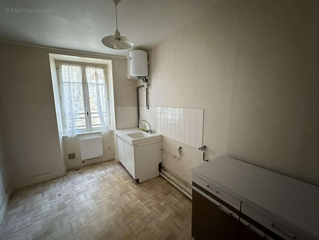 Maison à PONTAUMUR