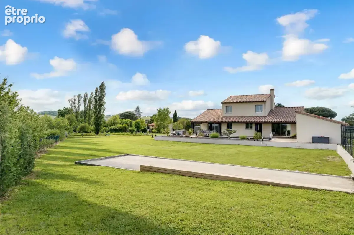 Magnifique maison familiale d'environ 180 m², entièrement rénovée en 2023 - photo 6