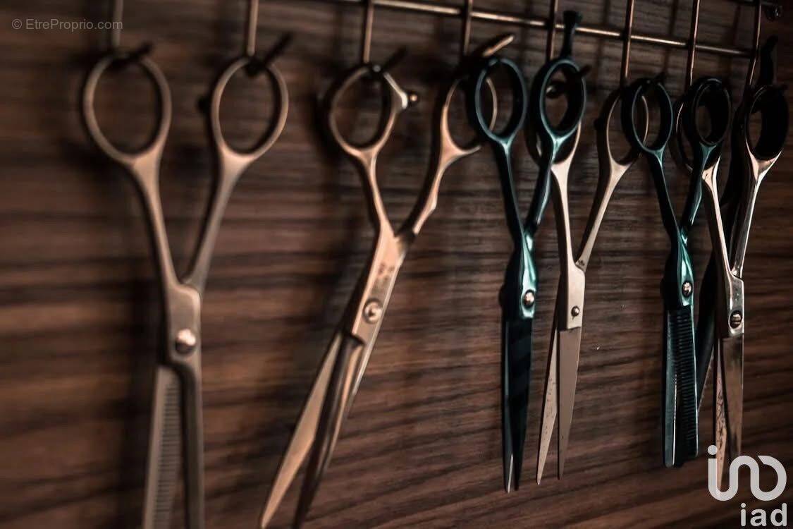 Photo 1 - Commerce à SAUVE