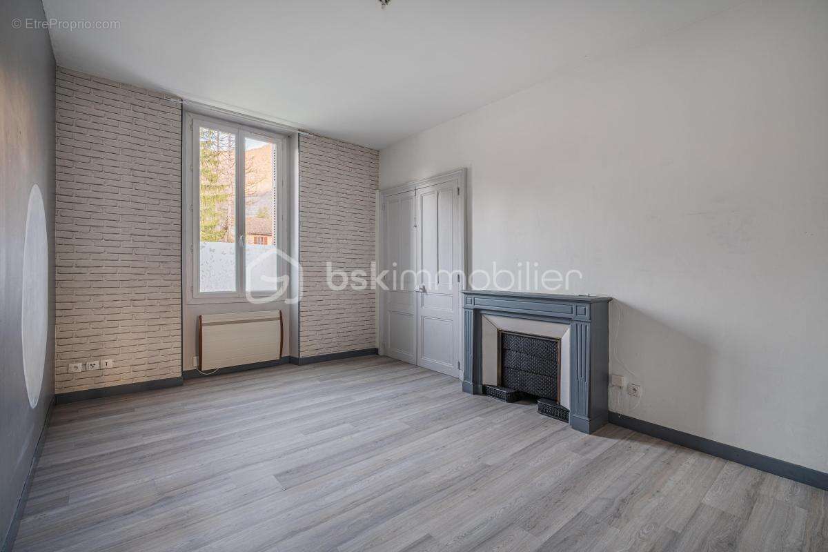 Appartement à VIZILLE