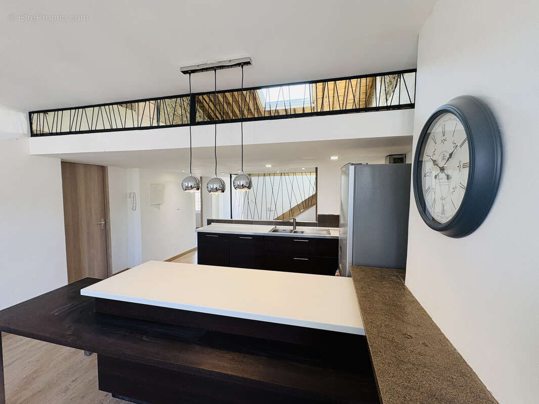 Appartement rénové, en plein centre, très lumineux. - photo 9