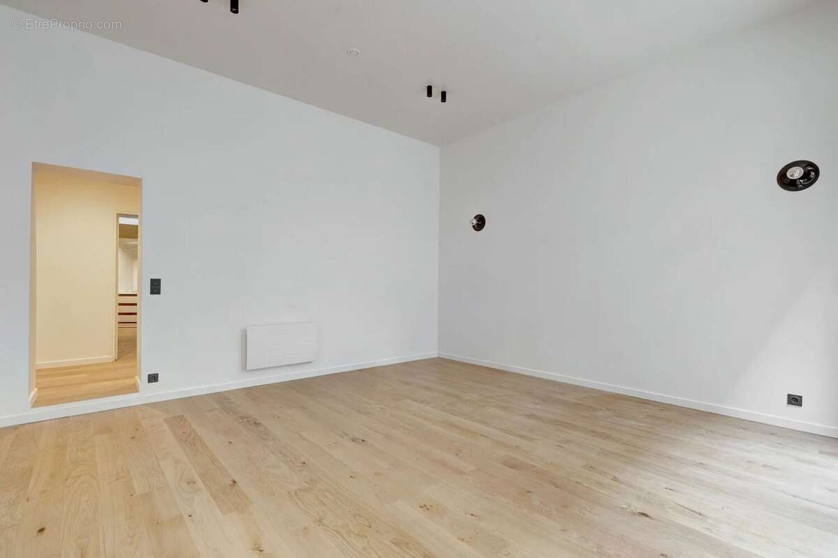 Appartement à PARIS-8E