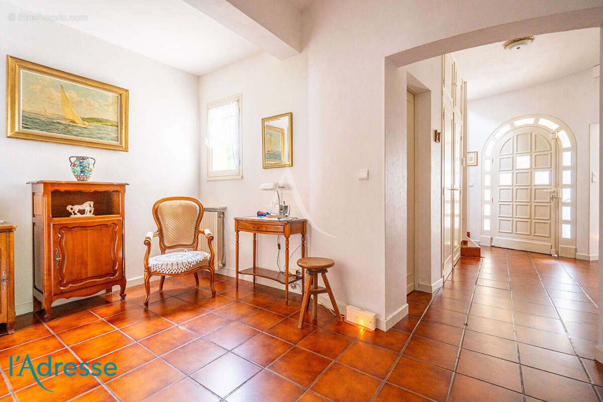 CESTAS  - Maison familiale de 150m² avec jardin et double garage - photo 6