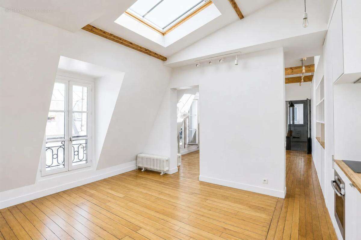 Appartement à PARIS-10E