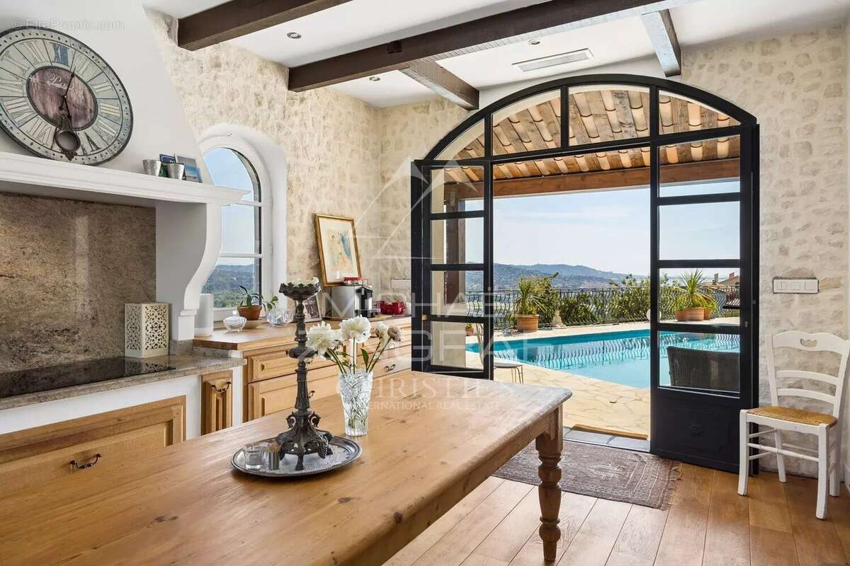 Maison à MANDELIEU-LA-NAPOULE