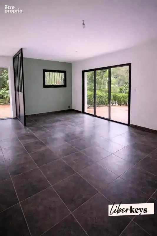 Villa provençale 230 m²  10 pièces  5 chambres  Terrain 1 900 m²  Écrin de verdure  Roquebrune-Cap-Martin - photo 11