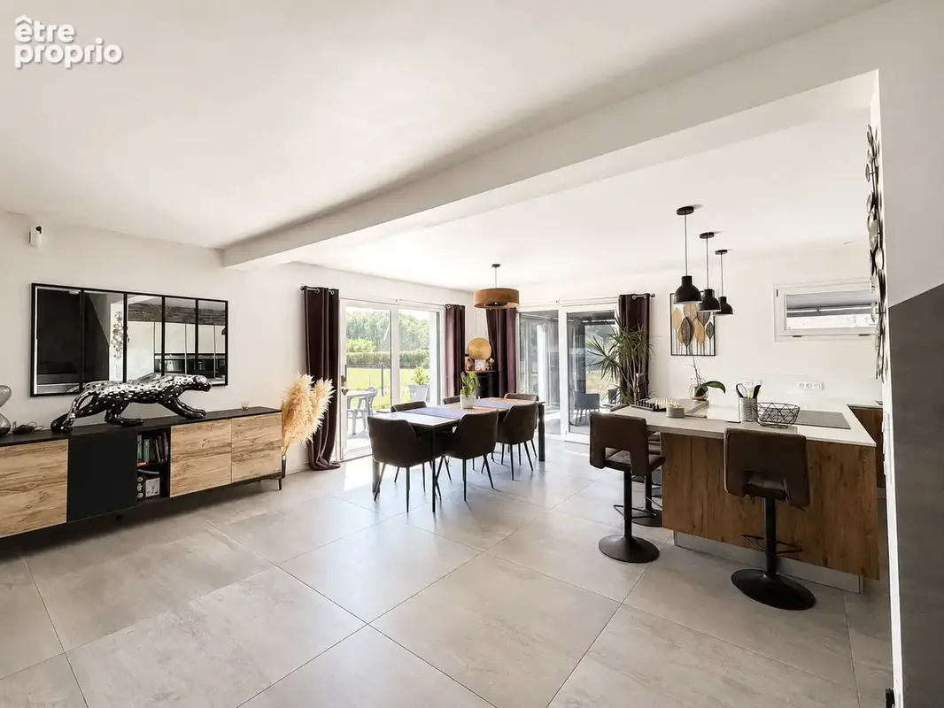 LACOLLONGE   Maison contemporaine 150 m2 avec piscine chauffée et prestations haut de gamme (VB3797) - photo 2