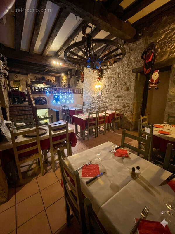 Saint-Céré : Fonds de commerce Pizzeria  - Emplacement Stratégique & Potentiel Inexploité - photo 4