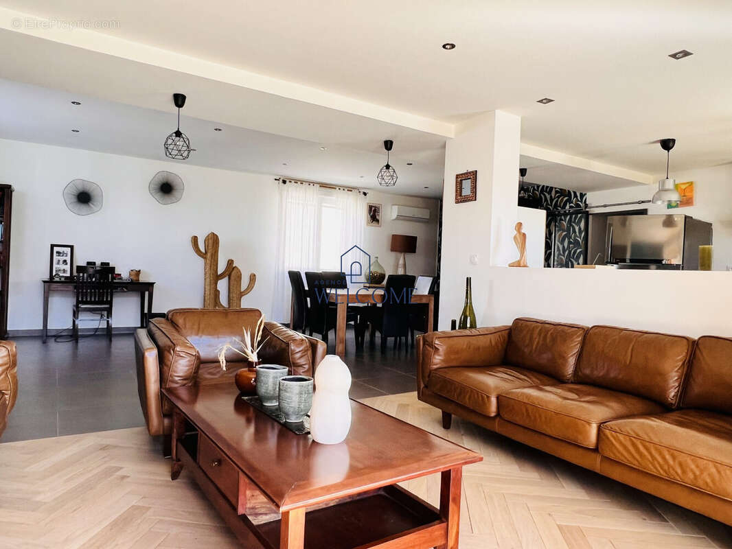 Maison 135 m² à Bagnols-Sur-Ceze  - photo 2