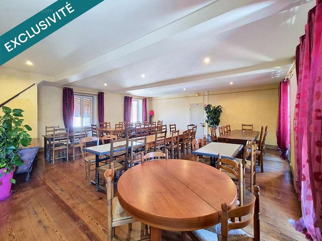 Commerce 256 m² à Vaugneray  - photo 4