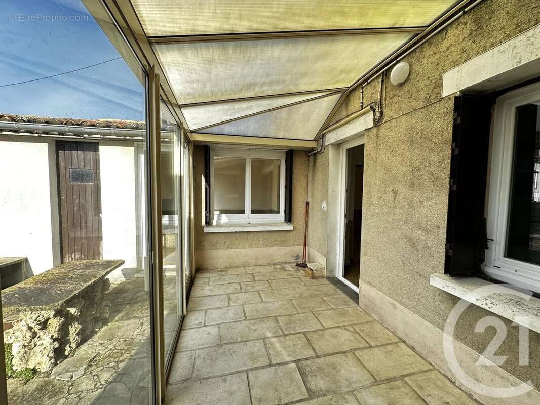 Maison à PAIZAY-NAUDOUIN-EMBOURIE