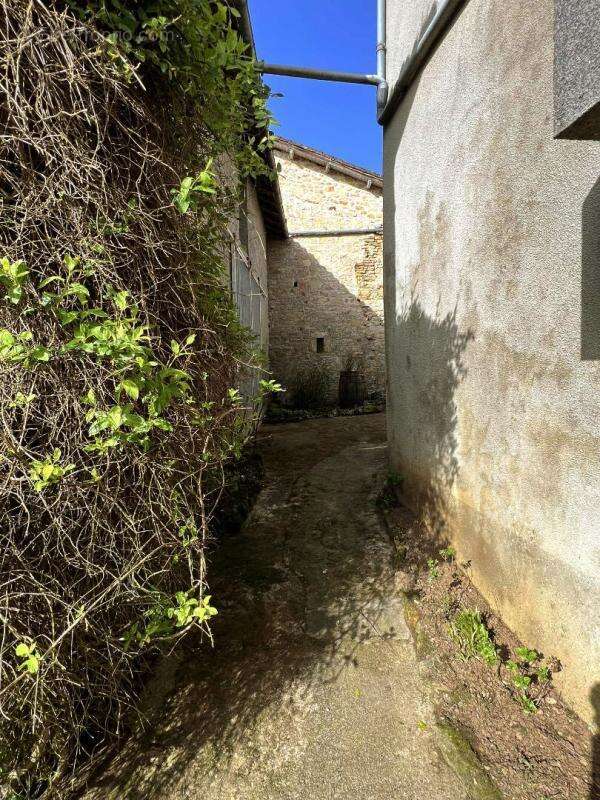 Maison à CORGNAC-SUR-L'ISLE