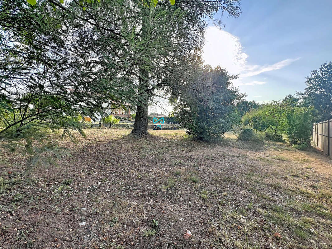 Terrain 747 m² à vendre à Castelmaurou (31180) - photo 2