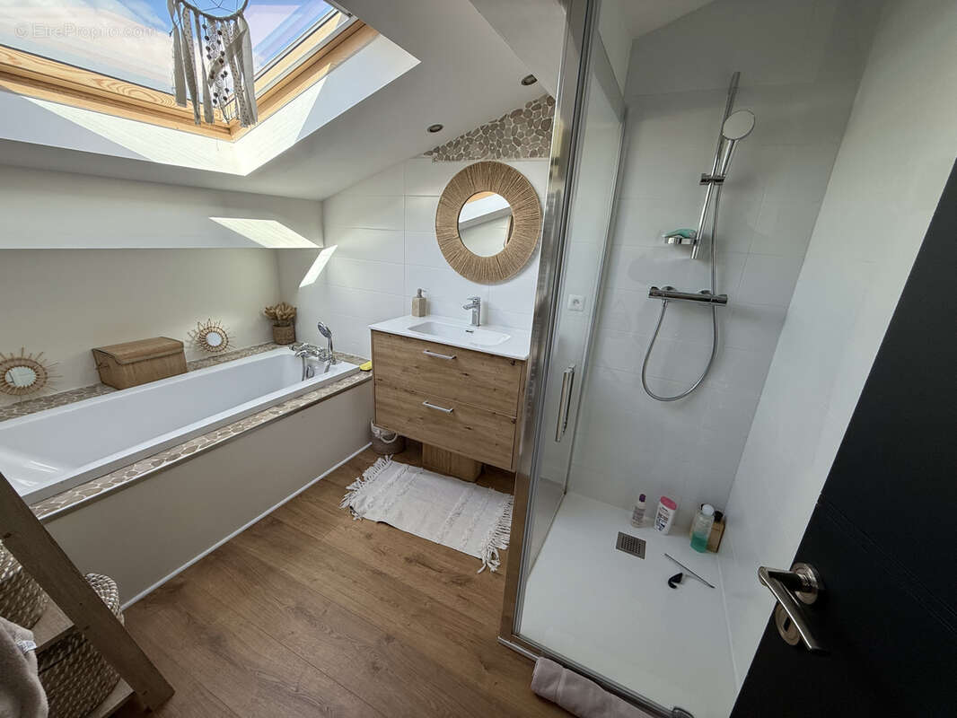 Appartement à VIVIERS-DU-LAC