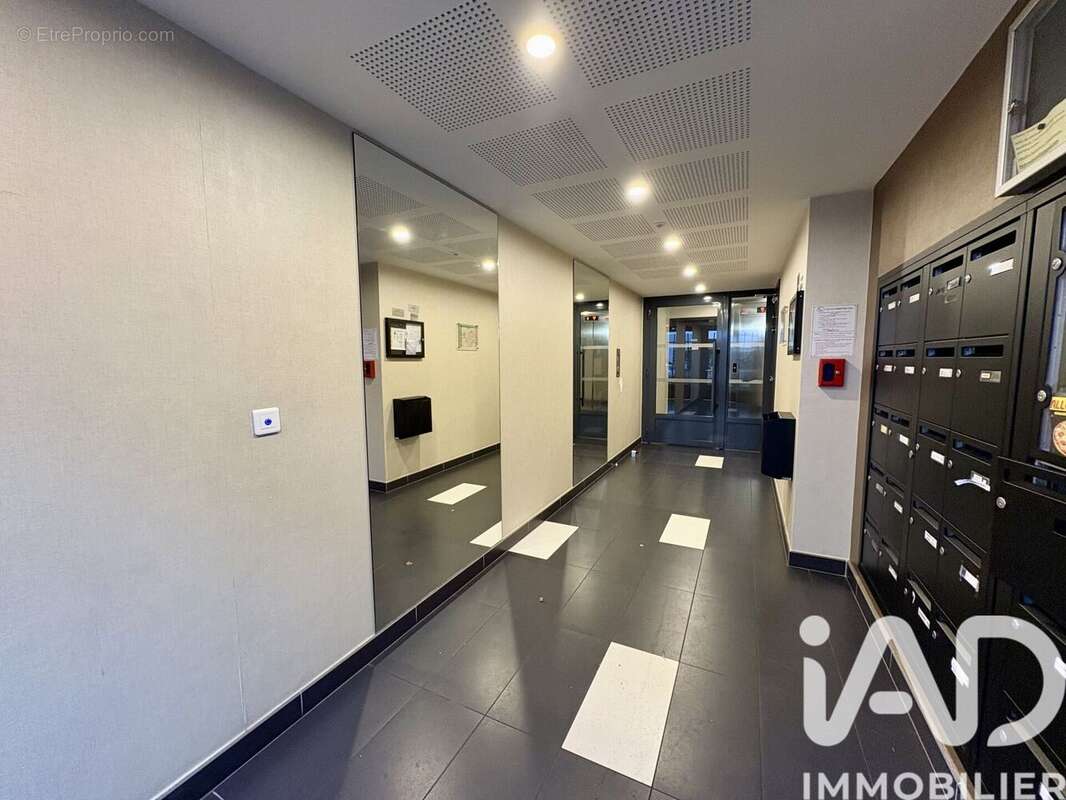 Appartement 37 m² à Saint-Ouen-L'aumone  - photo 2